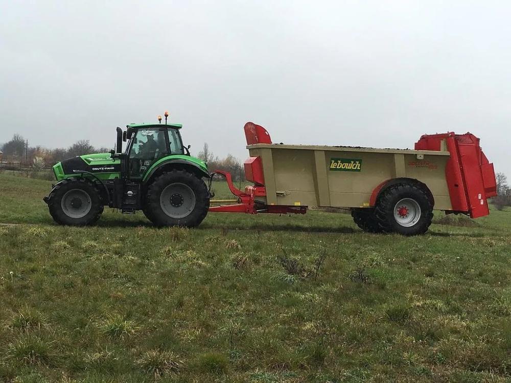 Travaux agricoles près de Venissieux